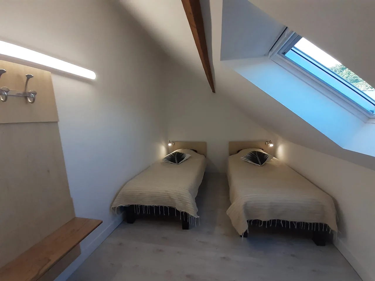 Chambre avec 3 lits individuels