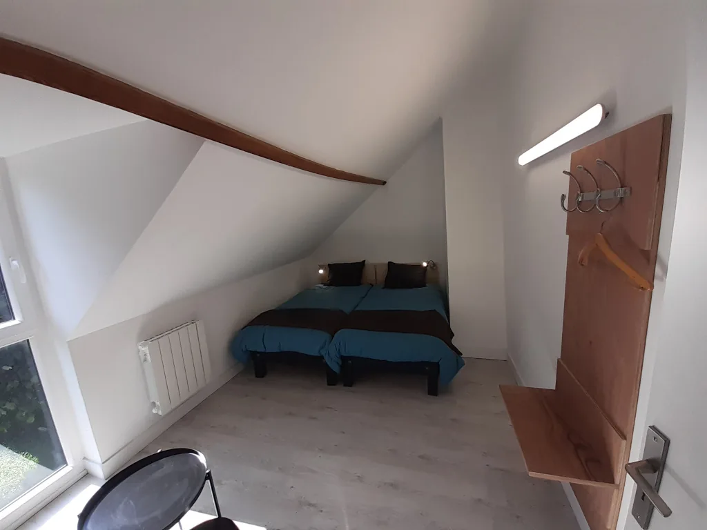 Chambre avec 1 lit 140x190