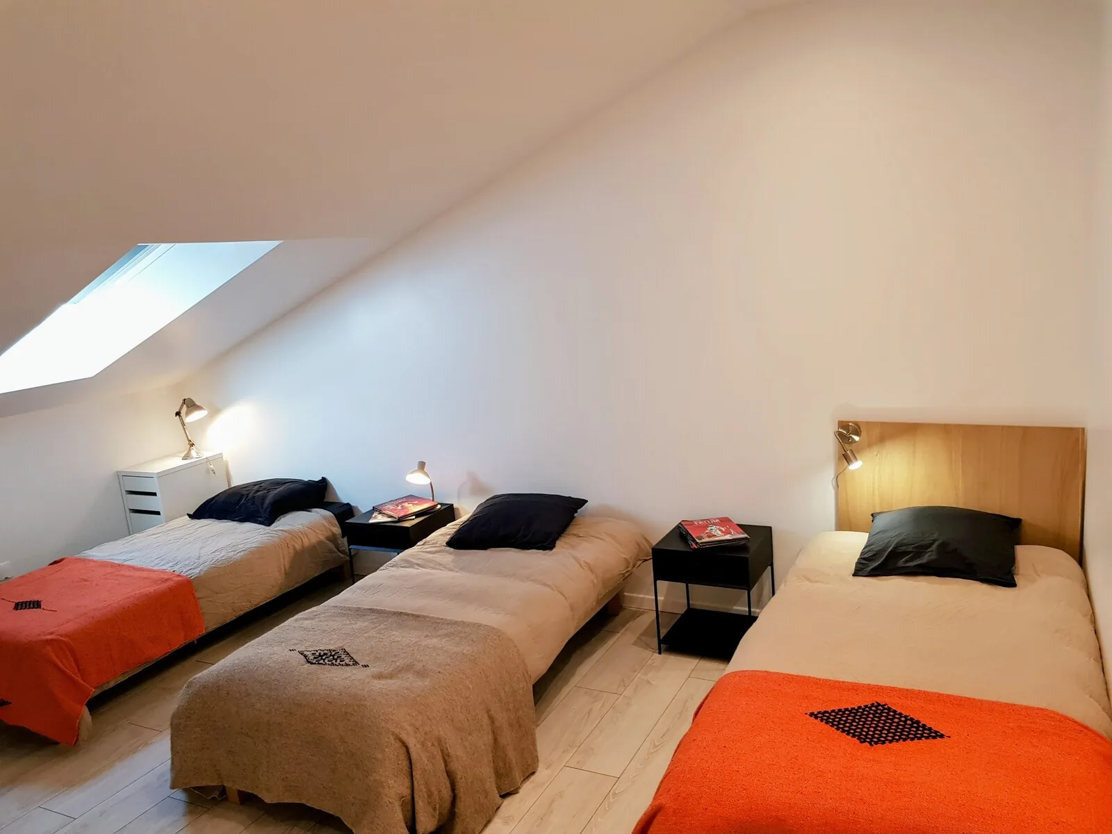Chambre dortoir avec 3 lits simples 90/200cm